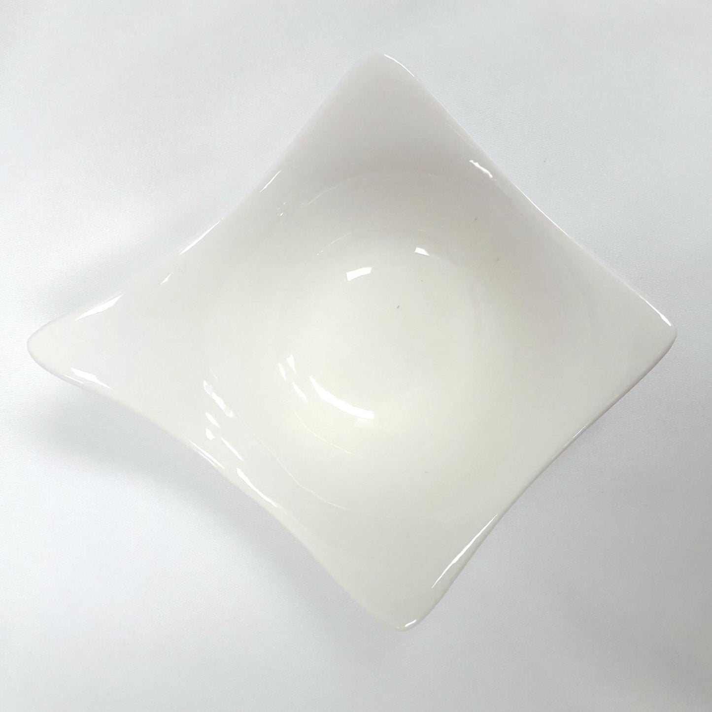 White bone square pot 1p